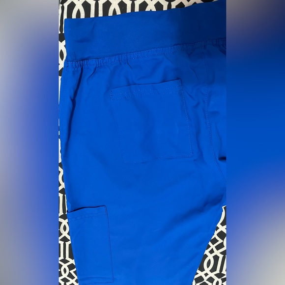 Med Couture Srubs Set - Picture 12 of 13